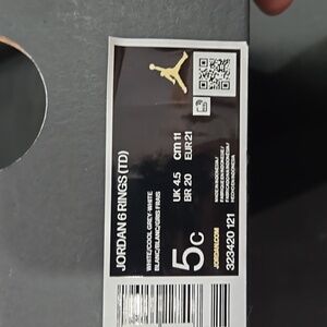 Used 5c Nike Cool Grey Sneakers..